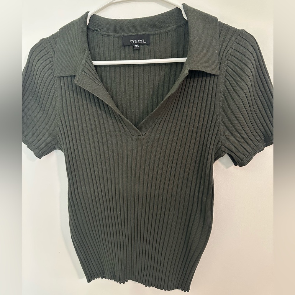 TALENT Ribbed Collared Top 2X - Picture 3 of 4